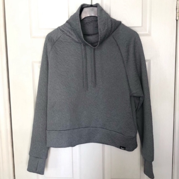 Juicy Couture Women's Jacquard Quilted Crop Pullover in Light Heather Grey - Picture 4 of 10